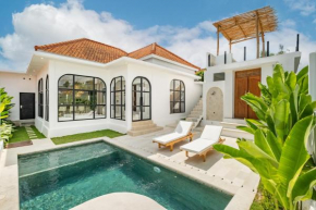 4 mins to the beach! New Modern Luxe Pool Villa